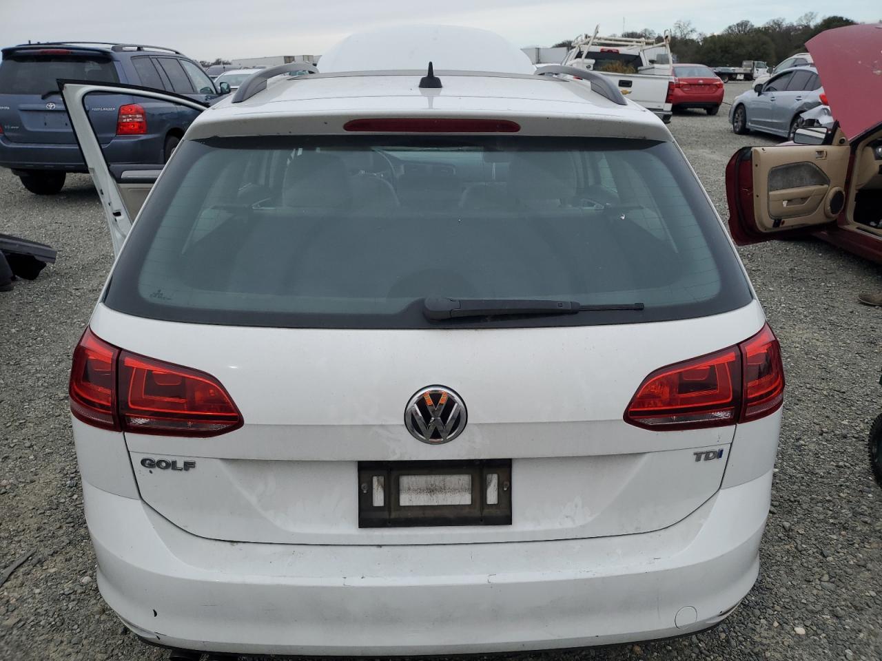 2015 Volkswagen Golf - Image 6