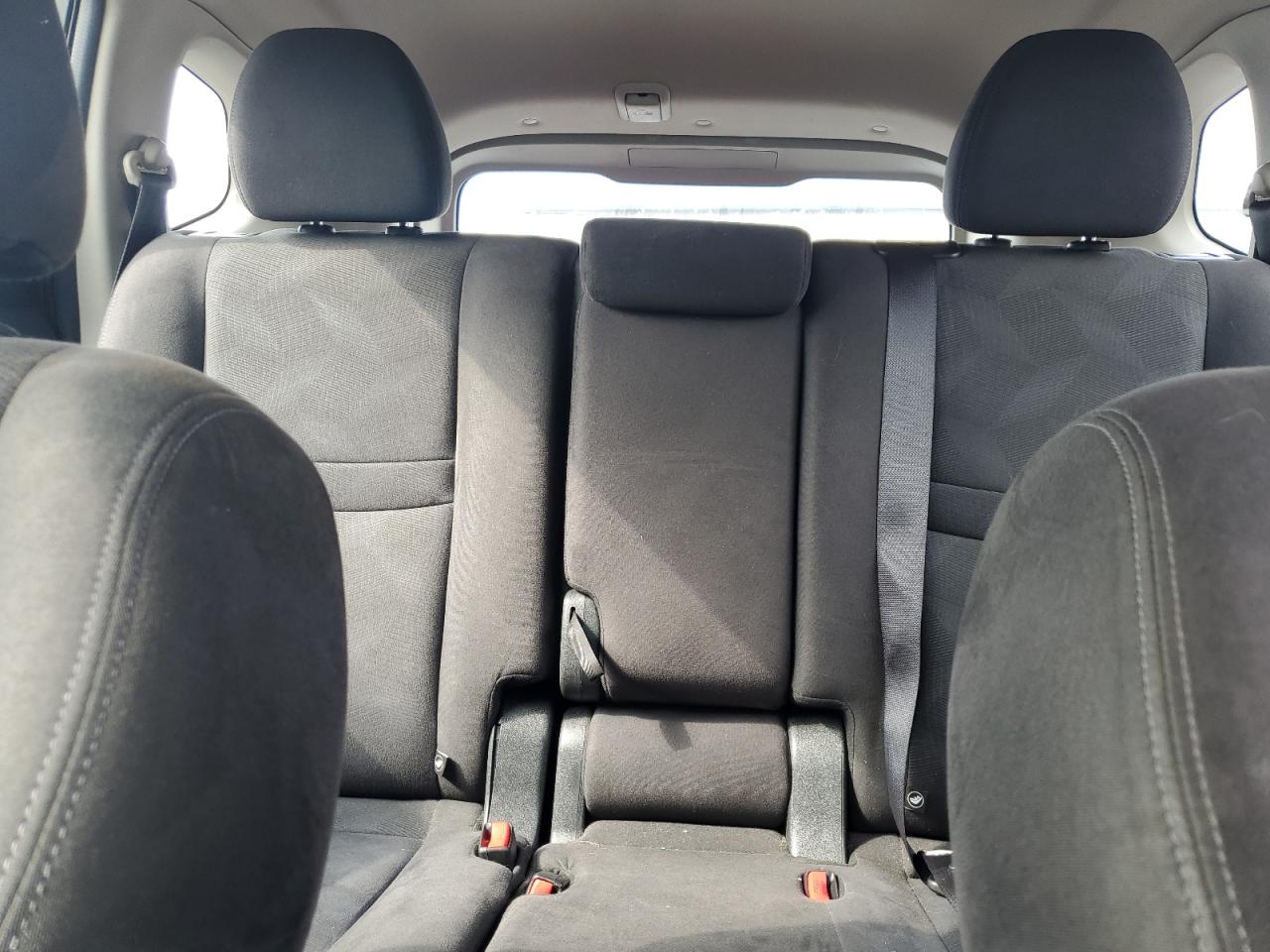 2015 Nissan Rogue - Image 10