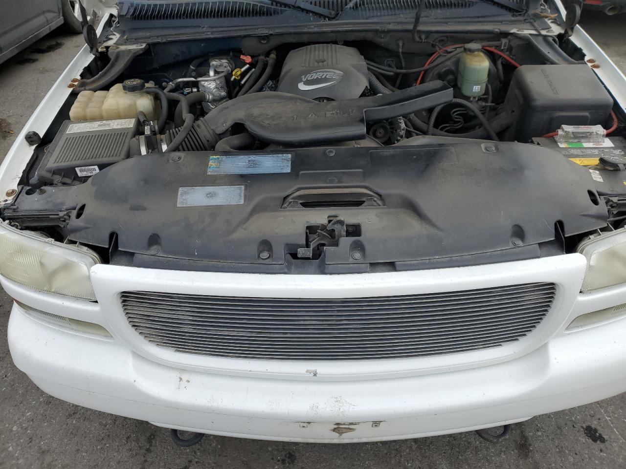 2002 GMC Yukon - Image 12