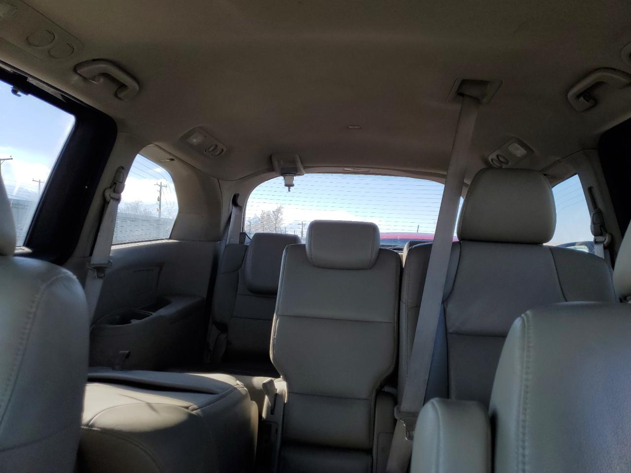 2011 Honda Odyssey - Image 10