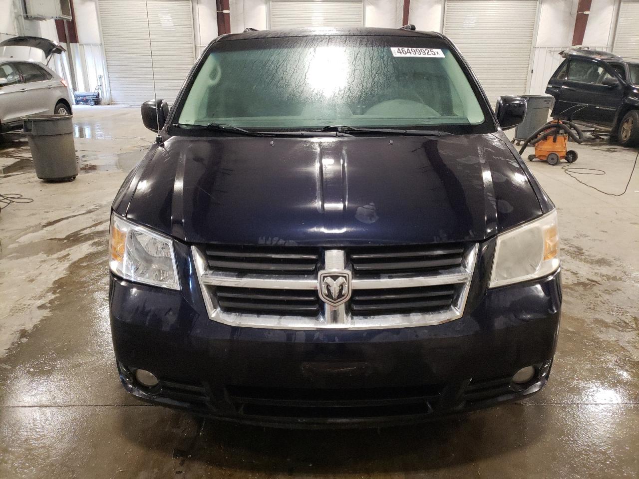 2010 Dodge Caravan - Image 5