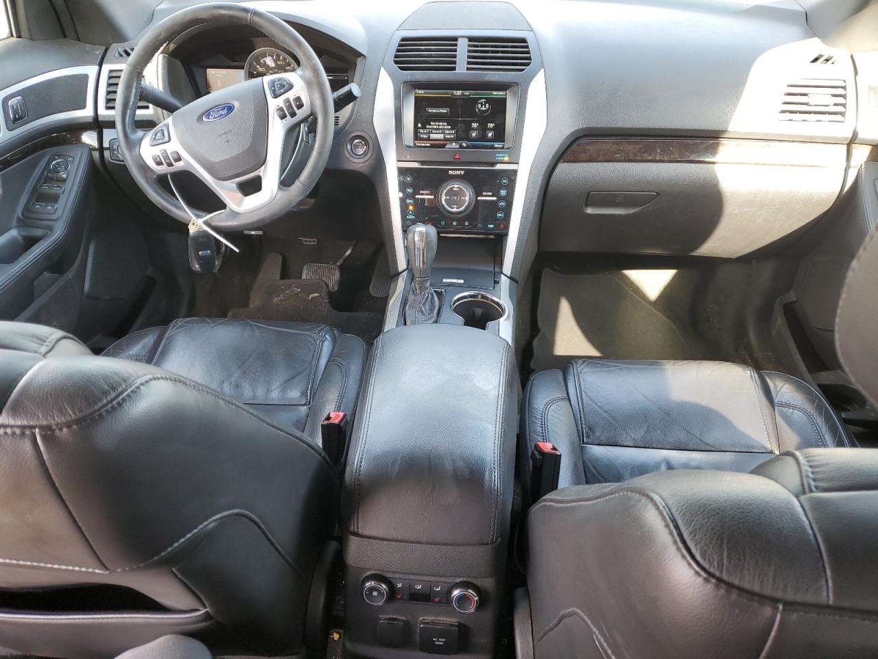 2015 Ford Explorer - Image 8