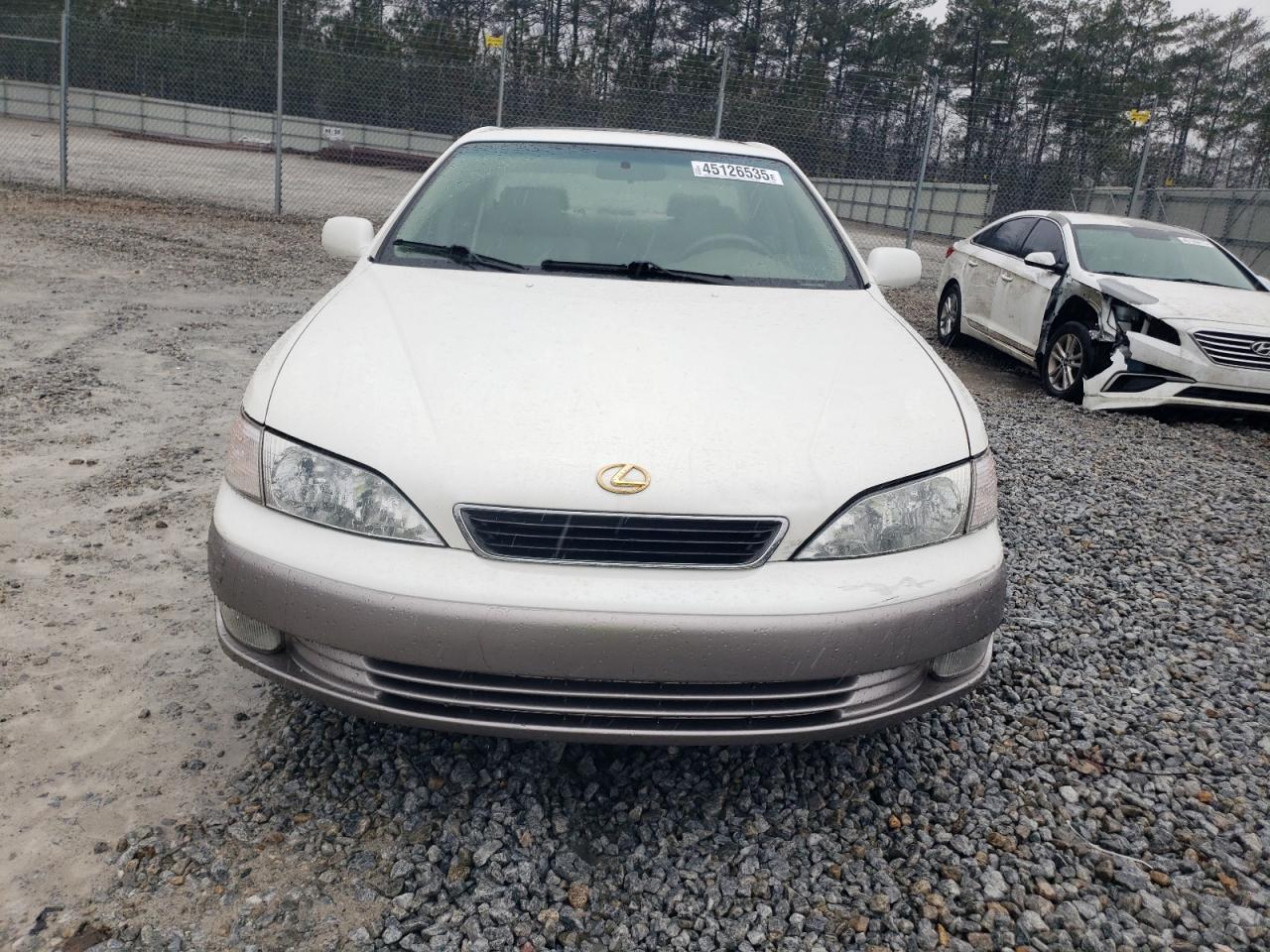 1997 Lexus ES - Image 5