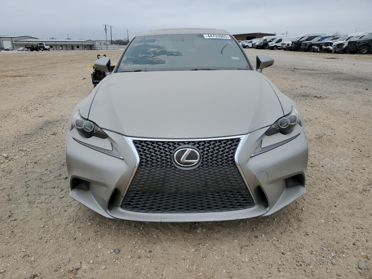 2016 Lexus IS - Image 5