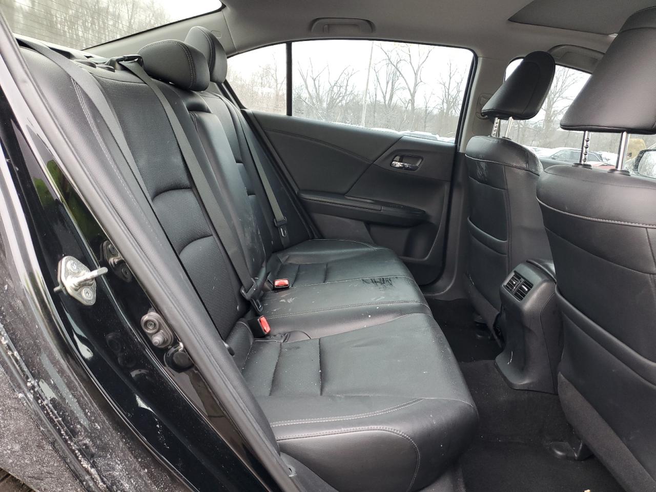 2015 Honda Accord - Image 11
