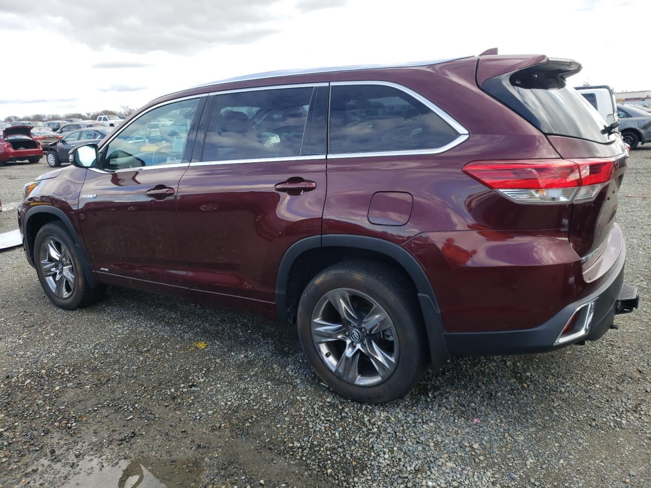 2019 Toyota Highlander - Image 2