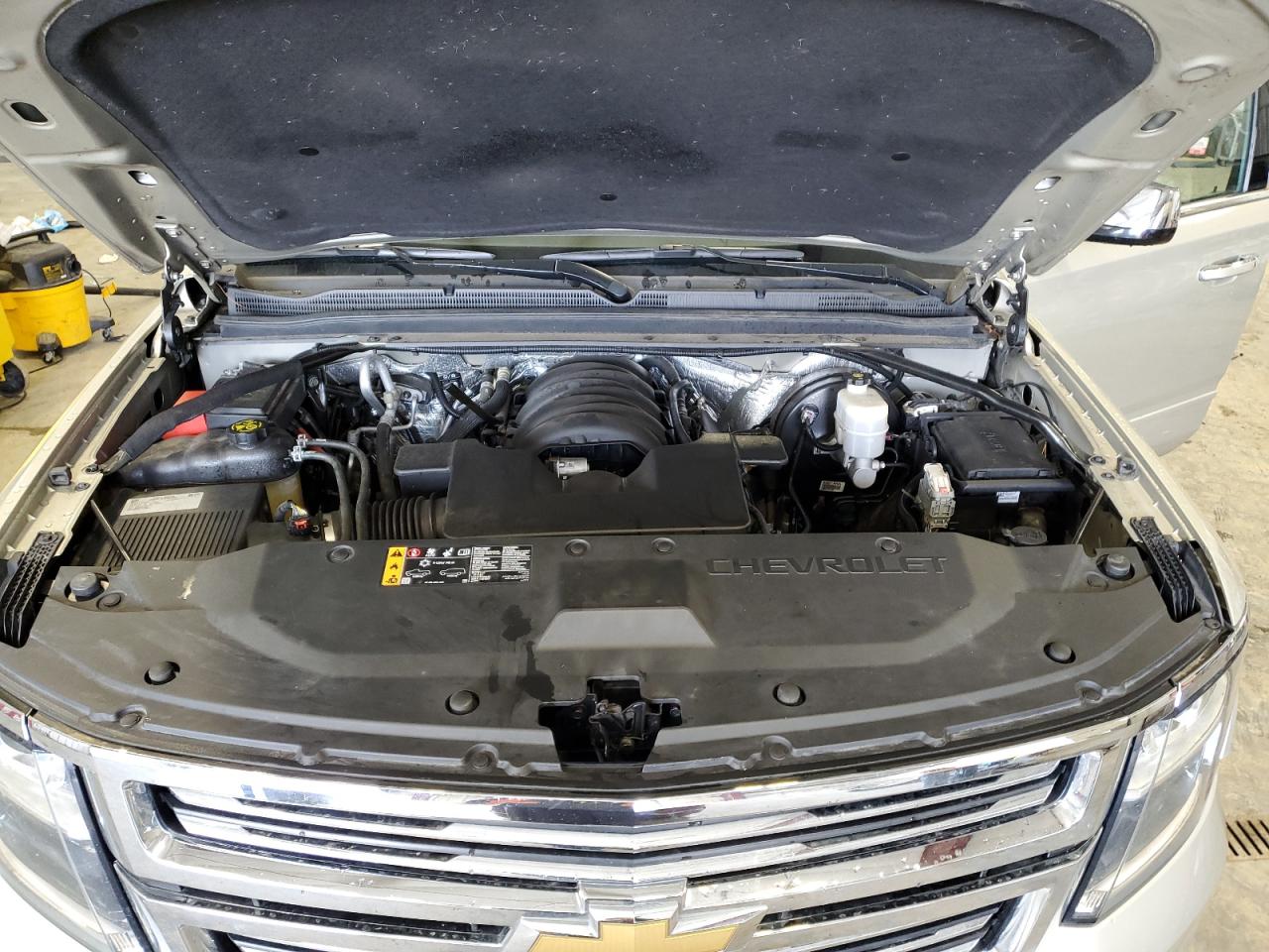 2017 Chevrolet Suburban - Image 12
