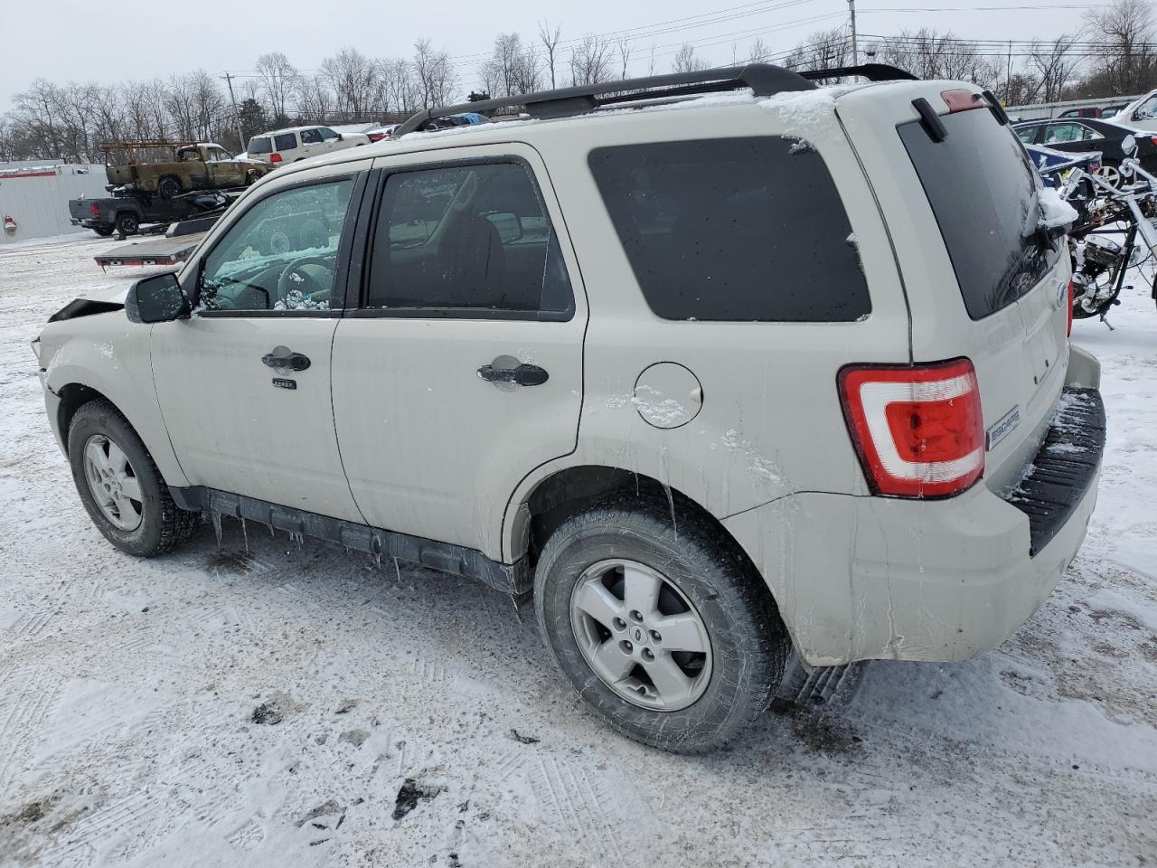 2009 Ford Escape - Image 2
