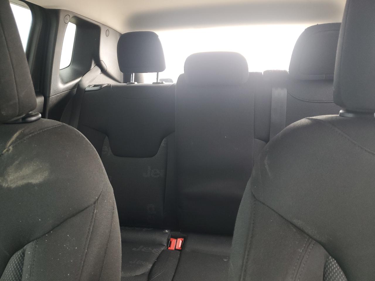 2017 Jeep Renegade - Image 10