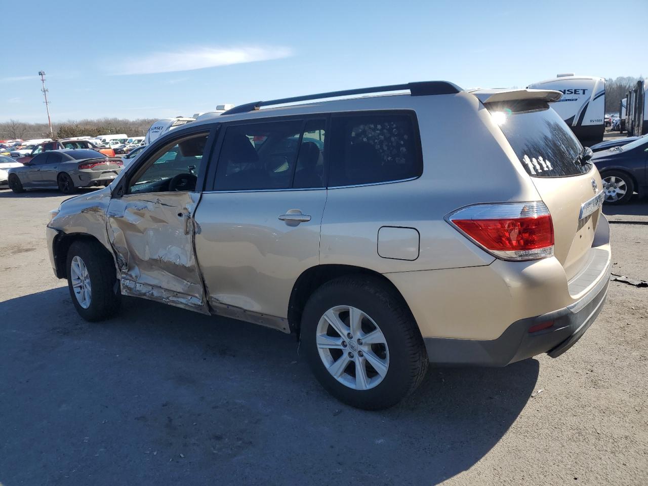 2013 Toyota Highlander - Image 2