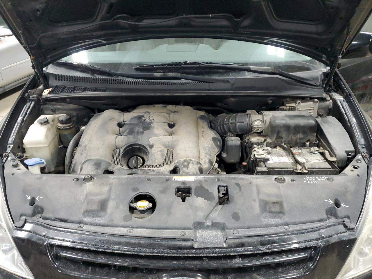 2010 Kia Sedona - Image 12