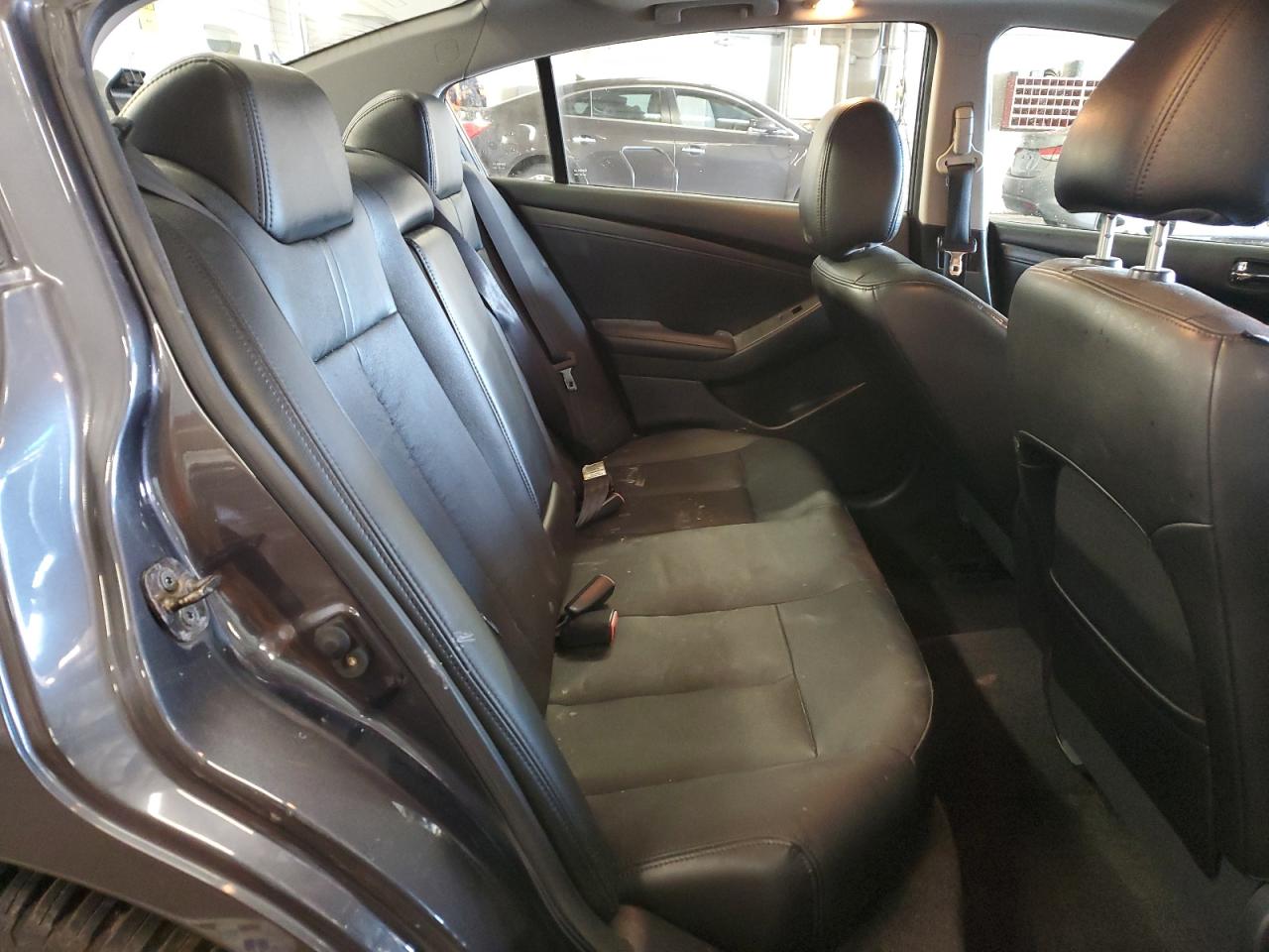 2010 Nissan Altima - Image 10