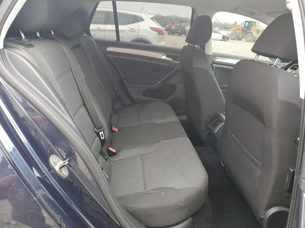2016 Volkswagen Golf - Image 10