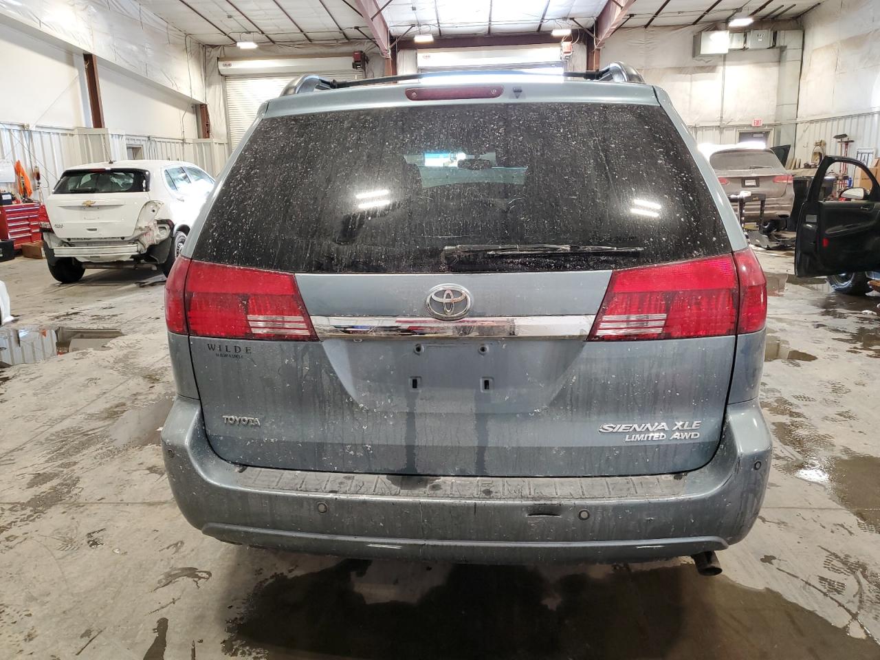 2005 Toyota Sienna - Image 6