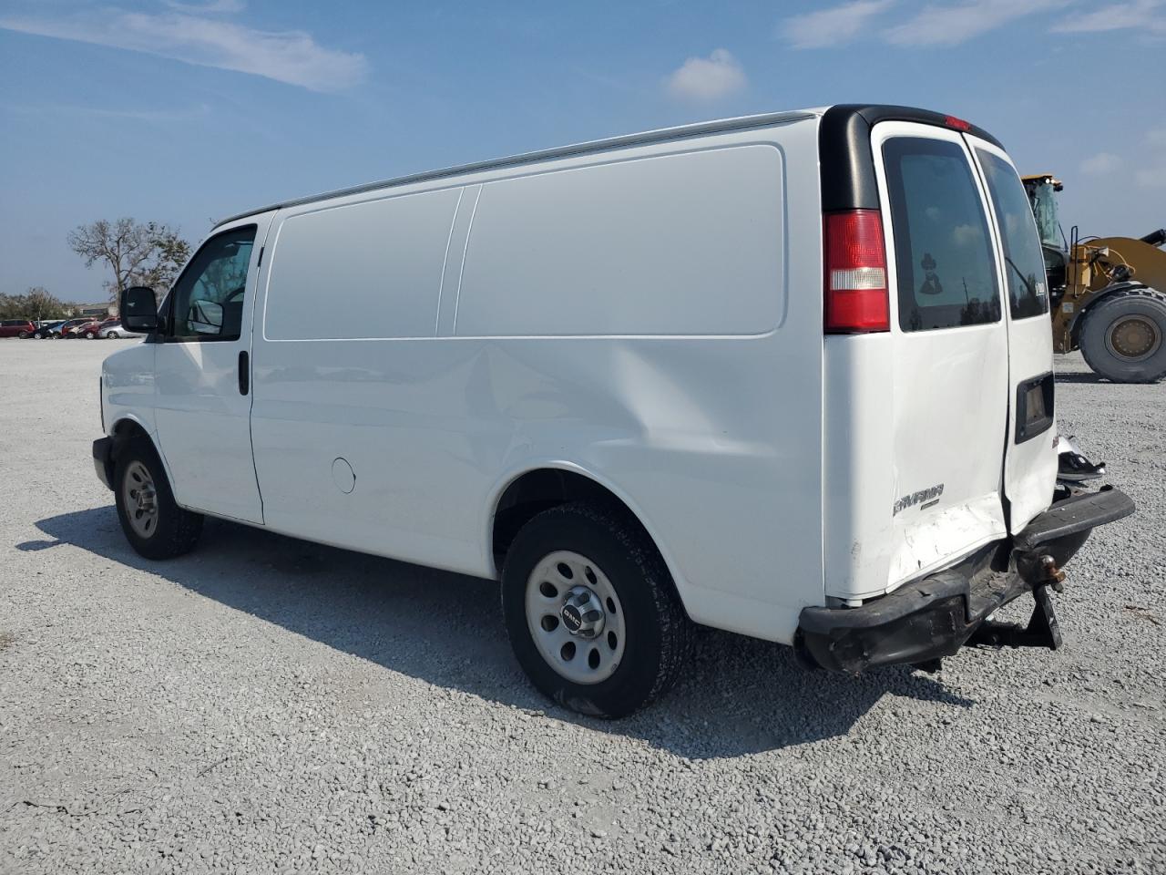 2013 GMC Savana - Image 2