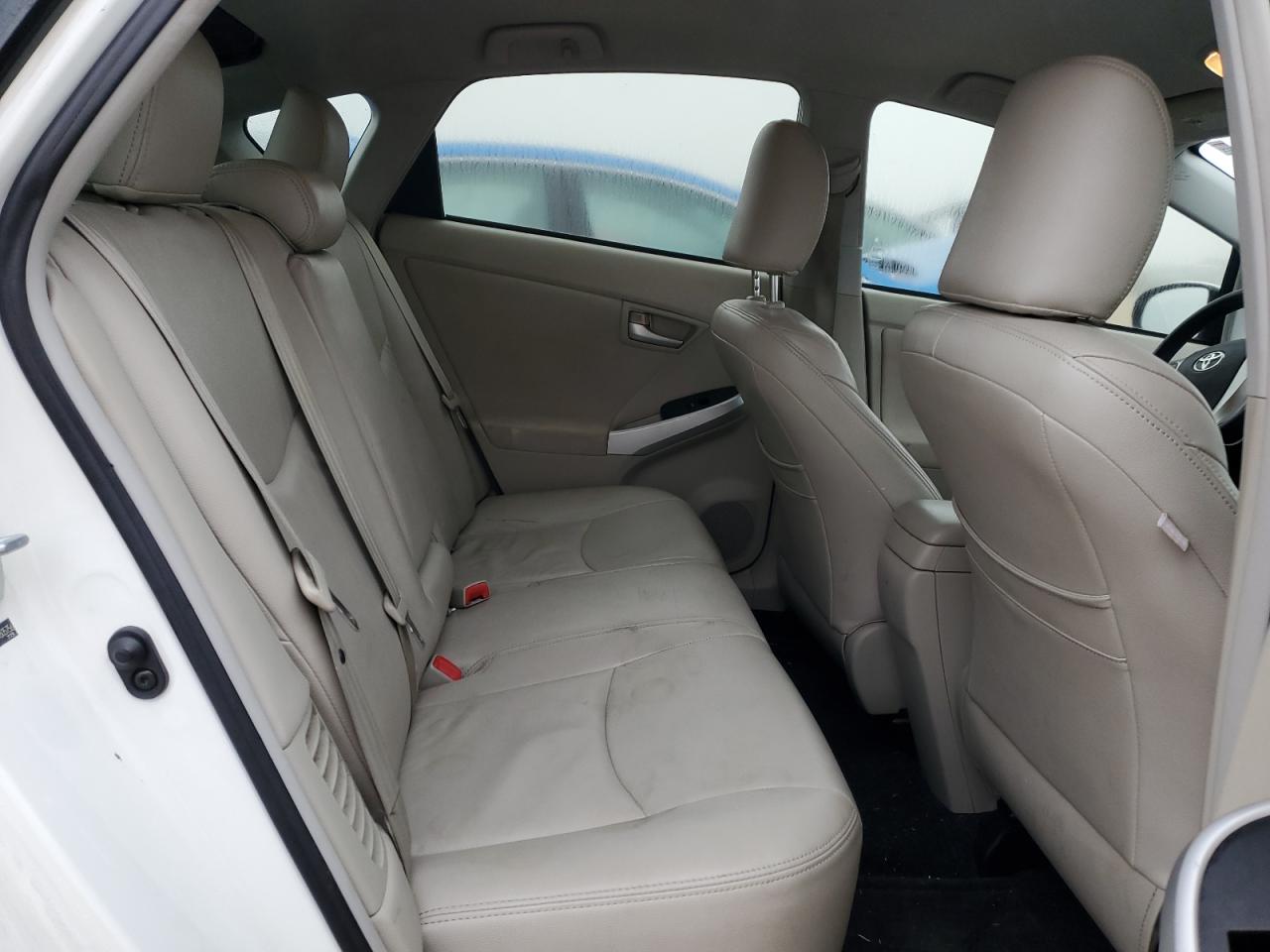 2012 Toyota Prius - Image 11