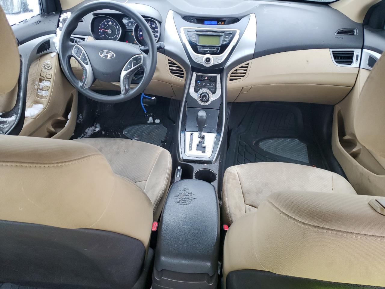 2012 Hyundai Elantra - Image 8