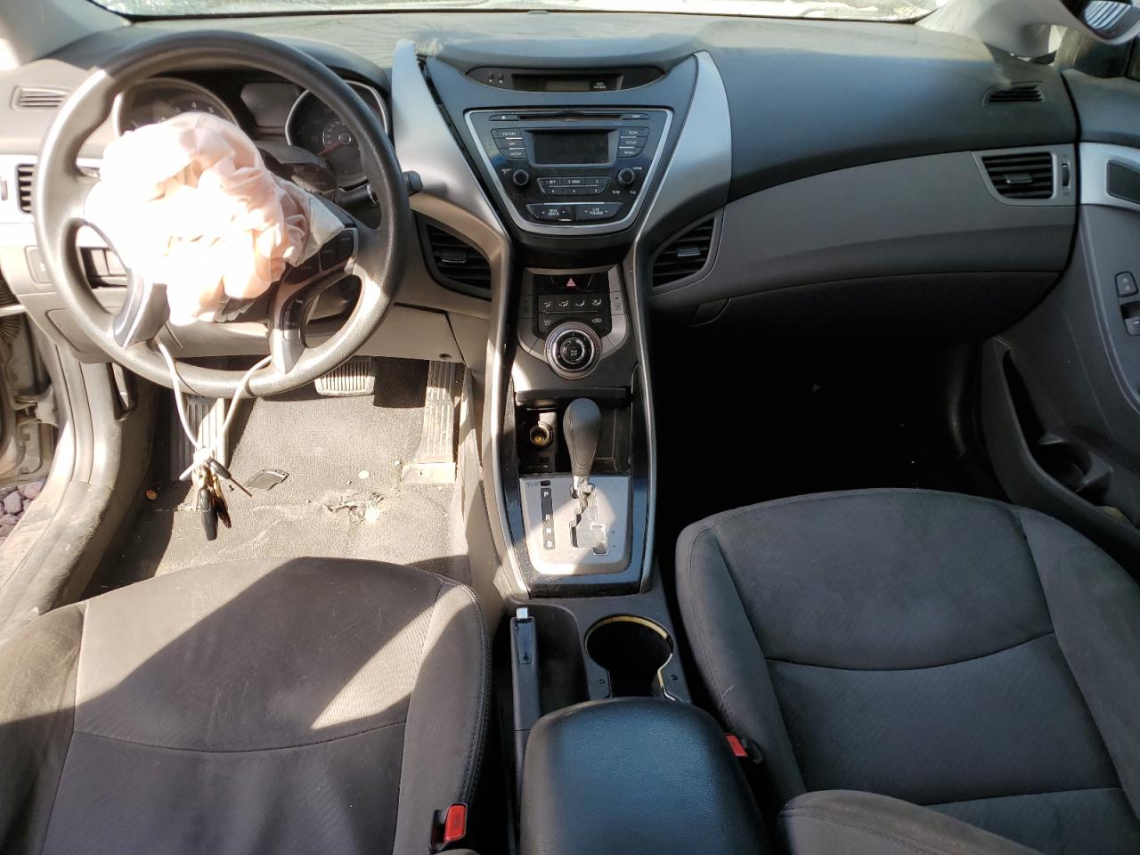 2013 Hyundai Elantra - Image 8