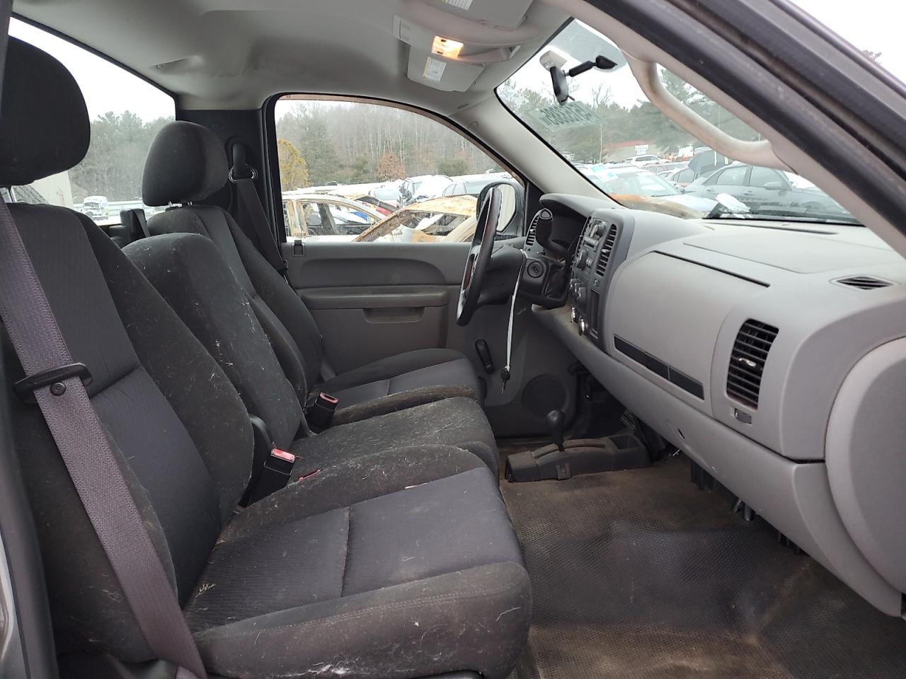 2011 Chevrolet Silverado - Image 10