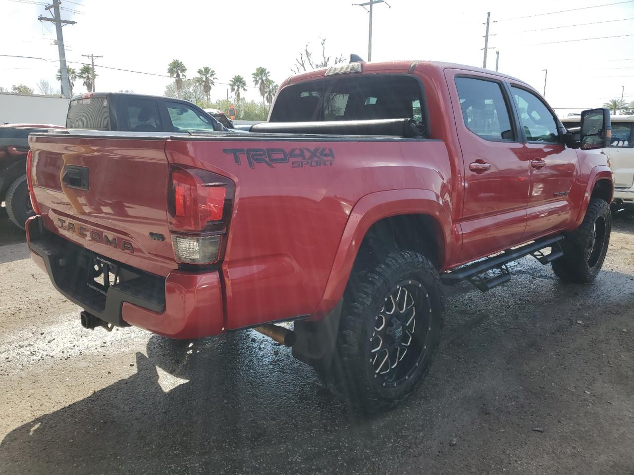 2018 Toyota Tacoma - Image 3