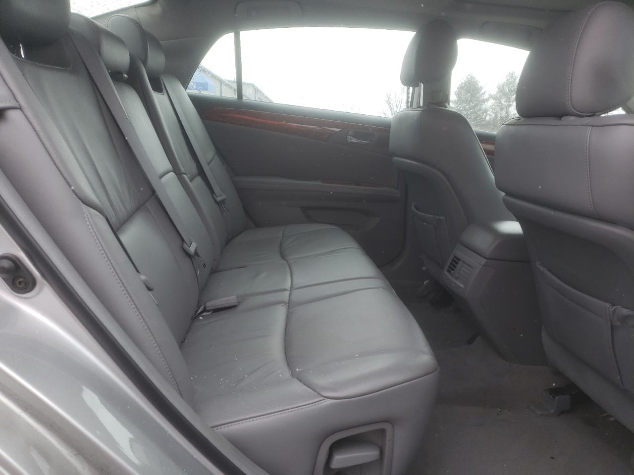 2005 Toyota Avalon - Image 10