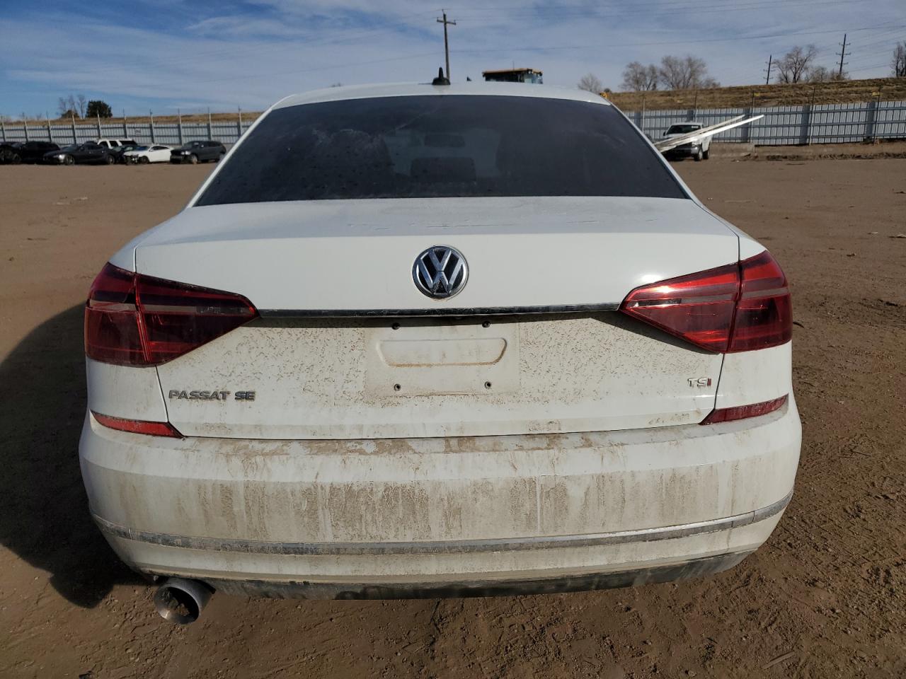 2017 Volkswagen Passat - Image 6