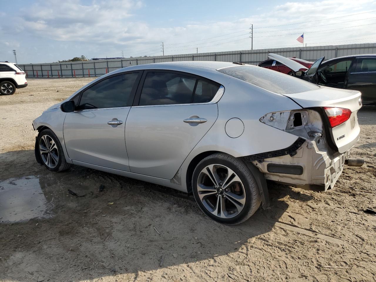 2016 Kia Forte - Image 2