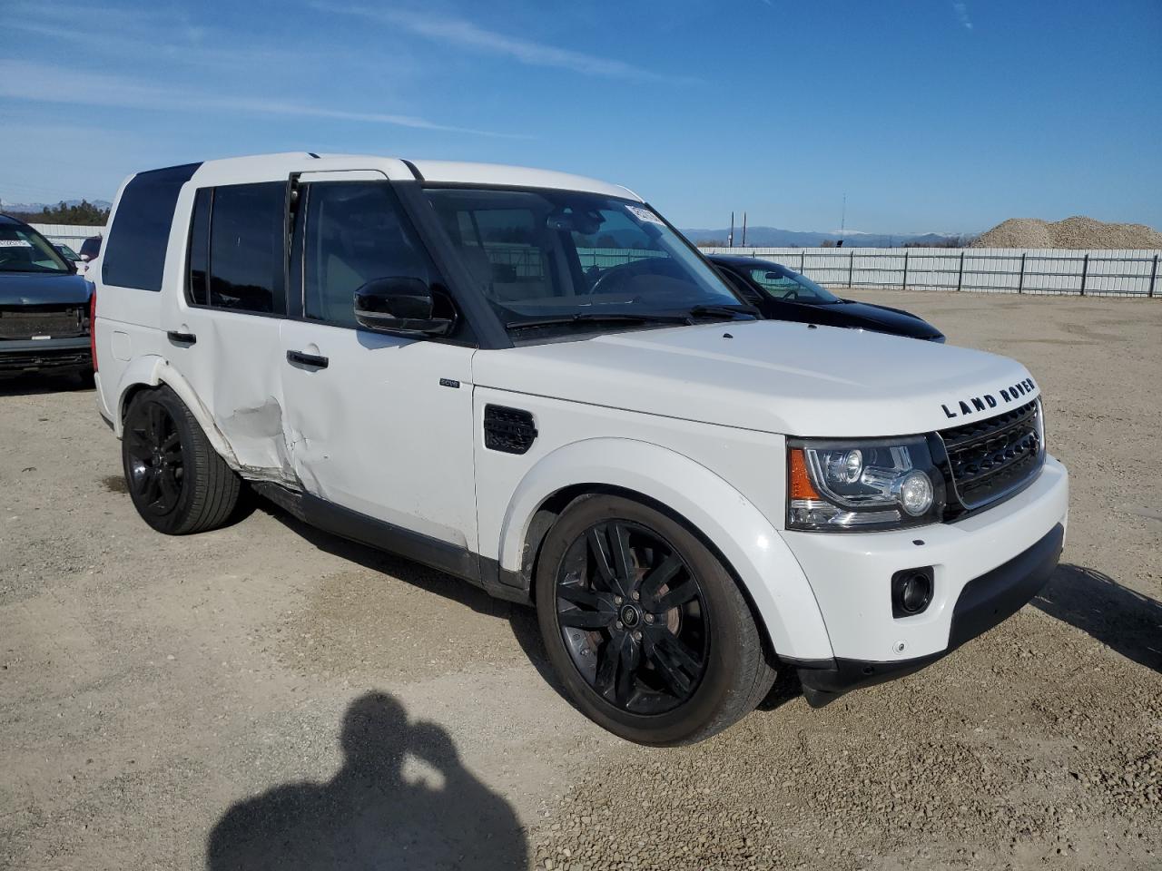 2015 Land Rover LR4 - Image 4