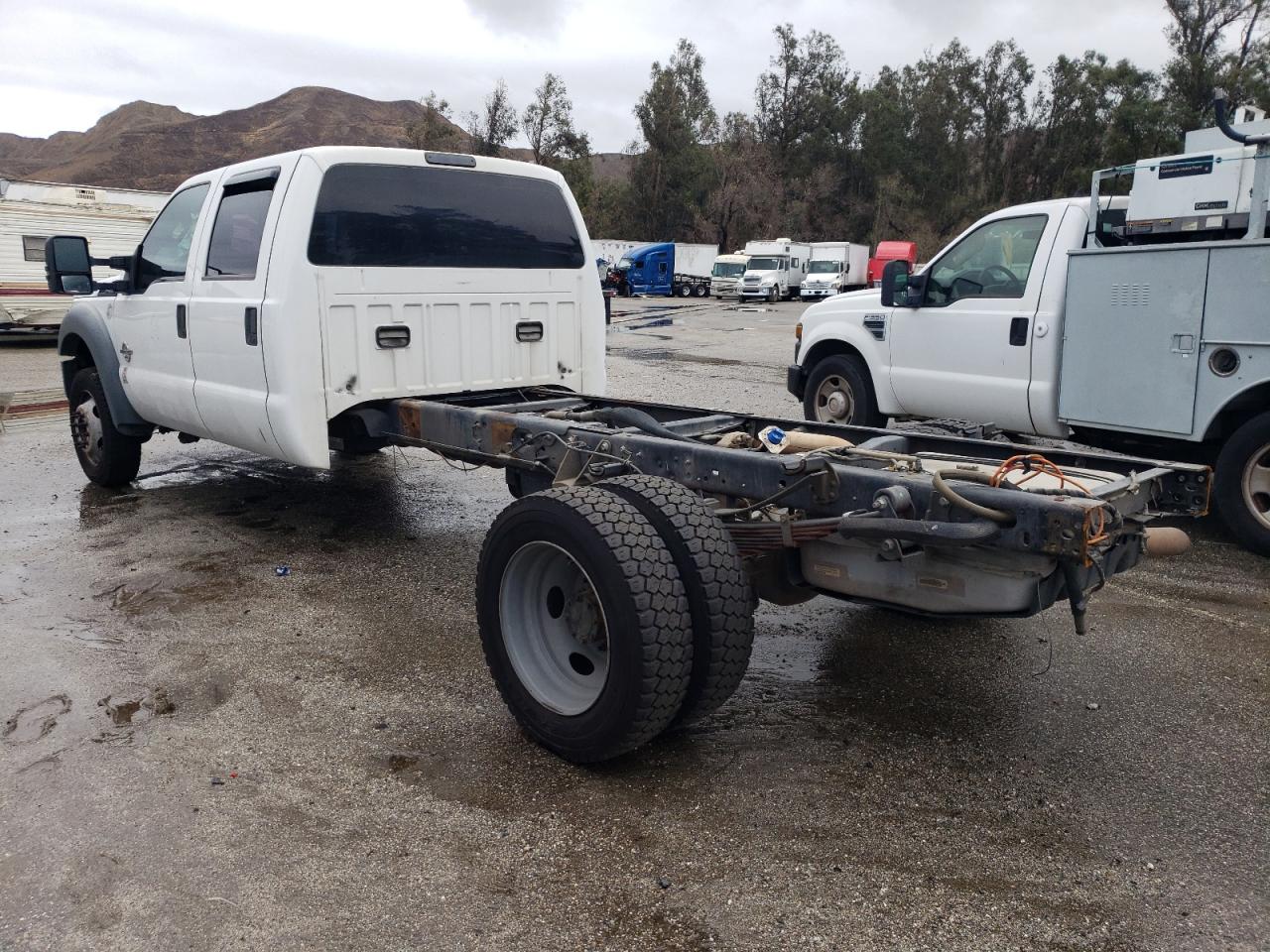 2013 Ford F550 - Image 2