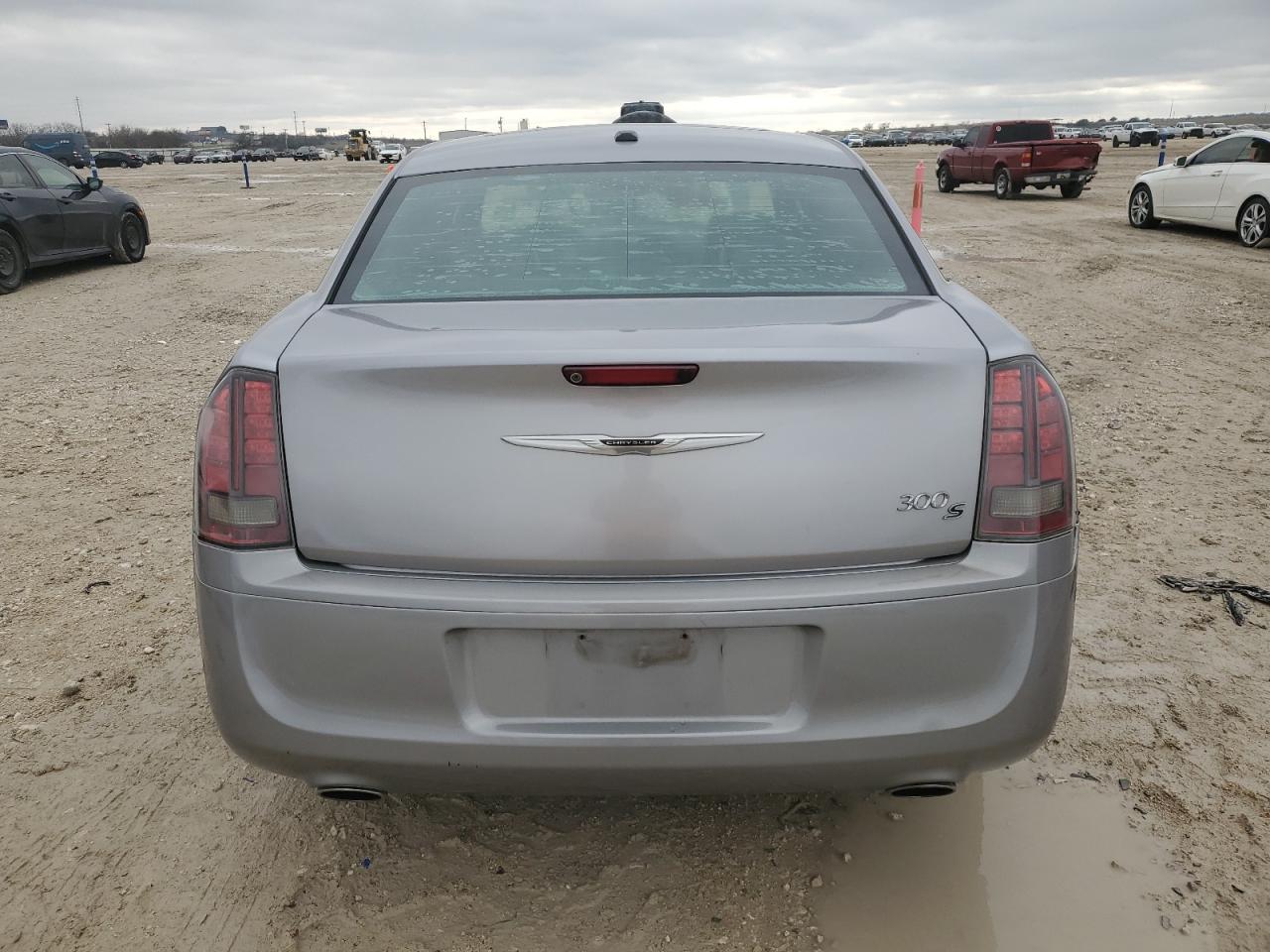 2014 Chrysler 300 - Image 6