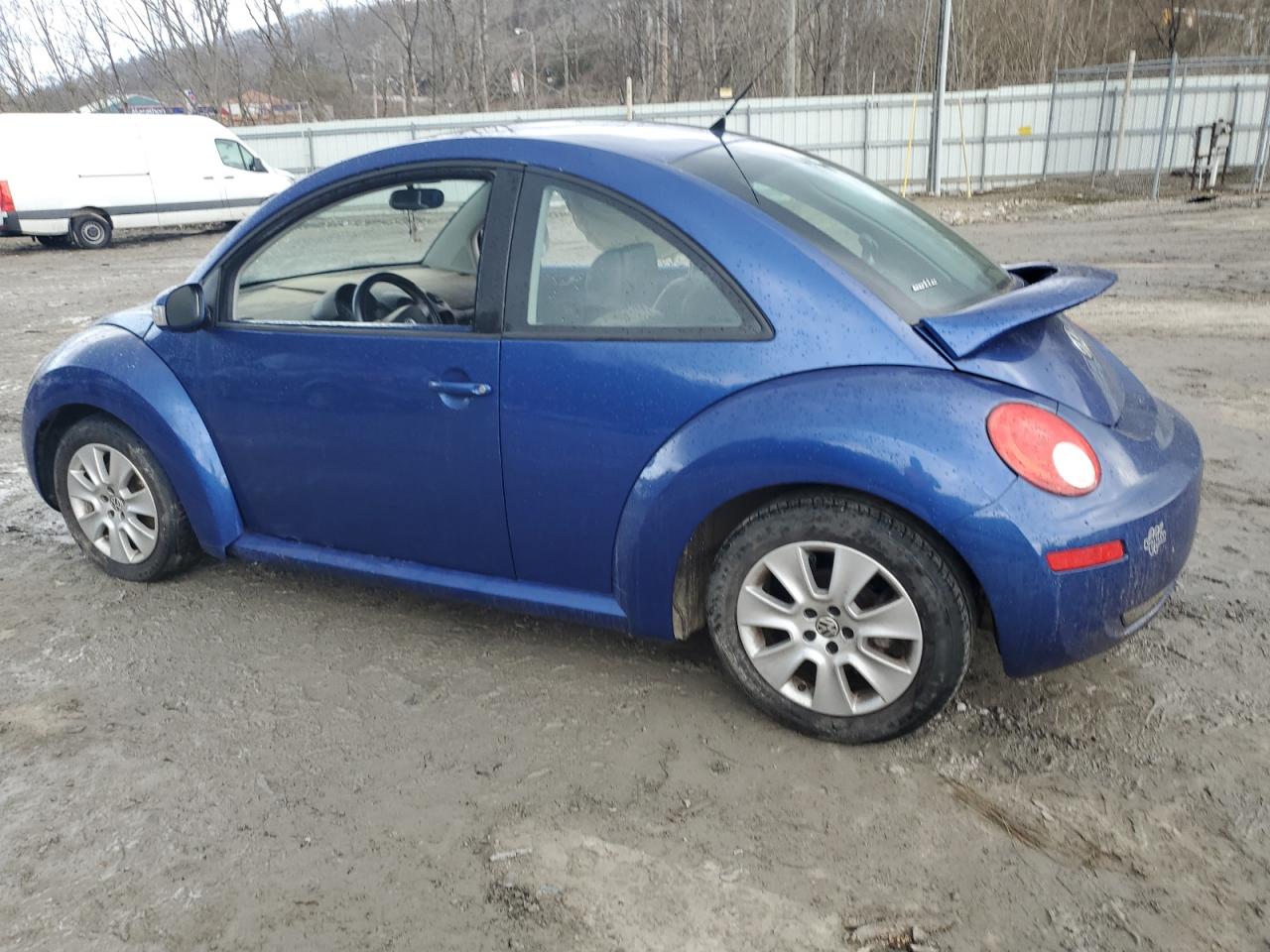 2008 Volkswagen Beetle - Image 2
