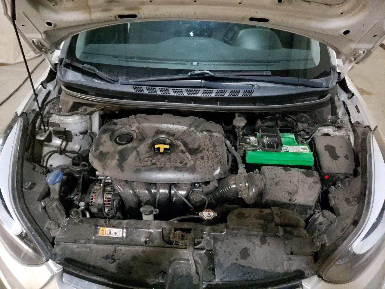 2015 Hyundai Elantra - Image 11