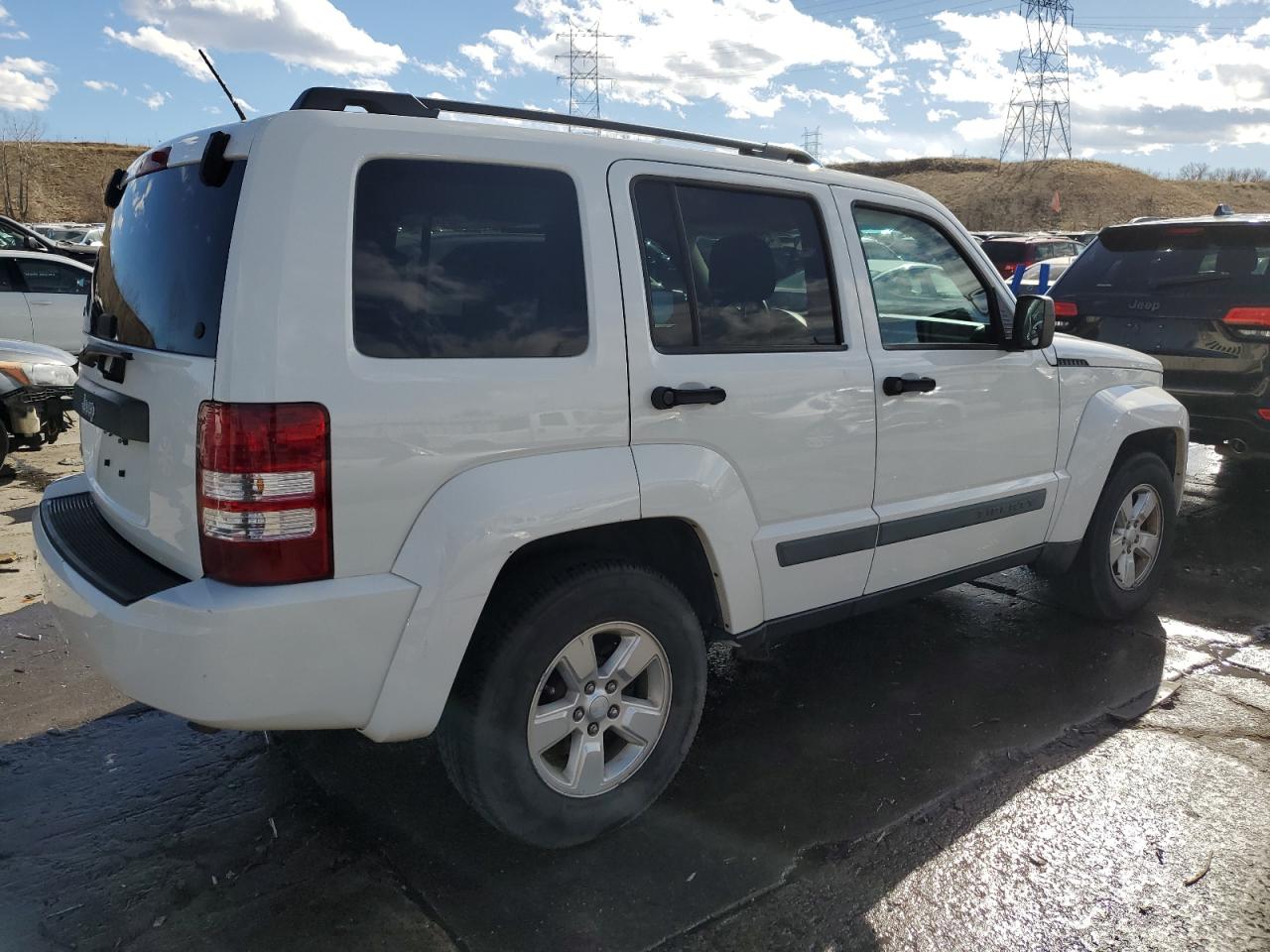2010 Jeep Liberty (North America) - Image 3