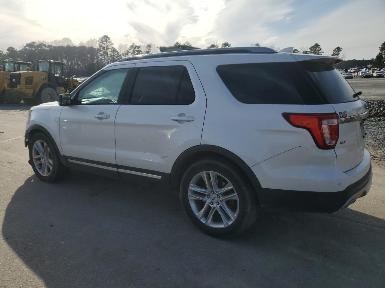 2017 Ford Explorer - Image 2