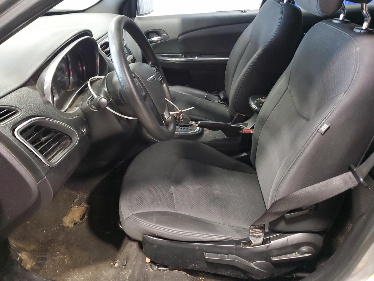 2014 Chrysler 200 - Image 7