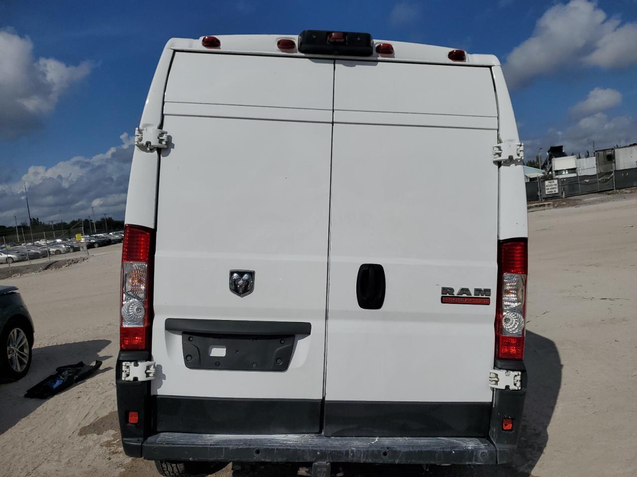 2018 Ram Promaster 2500 2500 High VIN: 3C6TRVDG7JE124886 Lot: 42617365