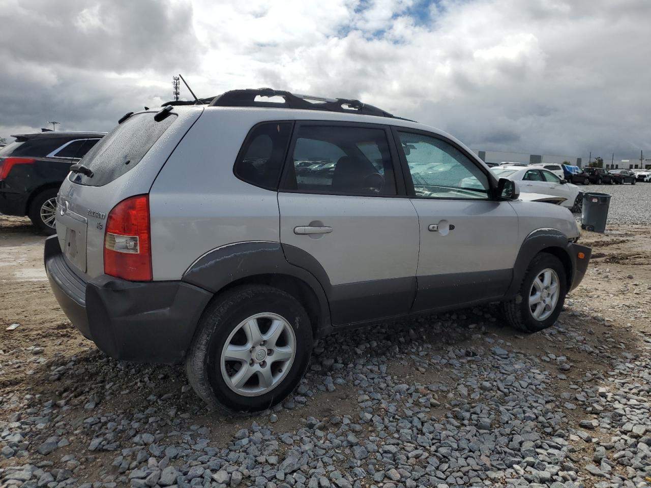2005 Hyundai Tucson - Image 3