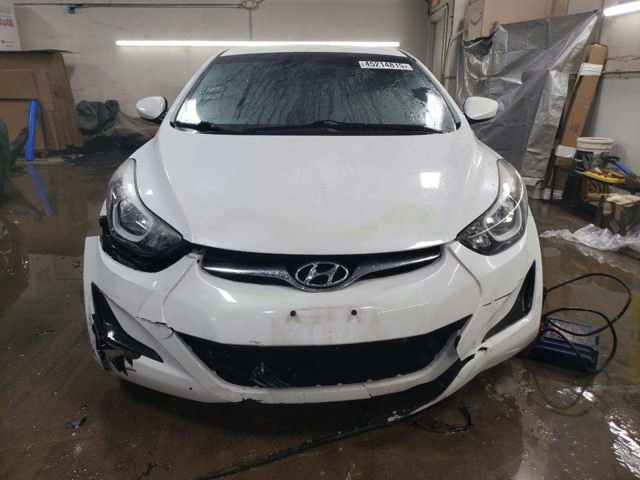 2016 Hyundai Elantra - Image 5