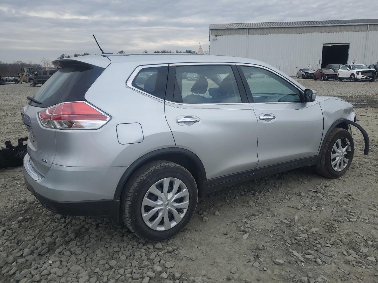 2015 Nissan Rogue - Image 3
