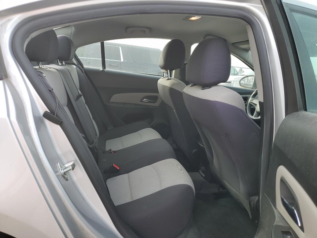 2014 Chevrolet Cruze - Image 10