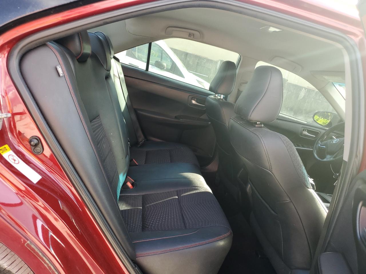 2015 Toyota Camry - Image 11