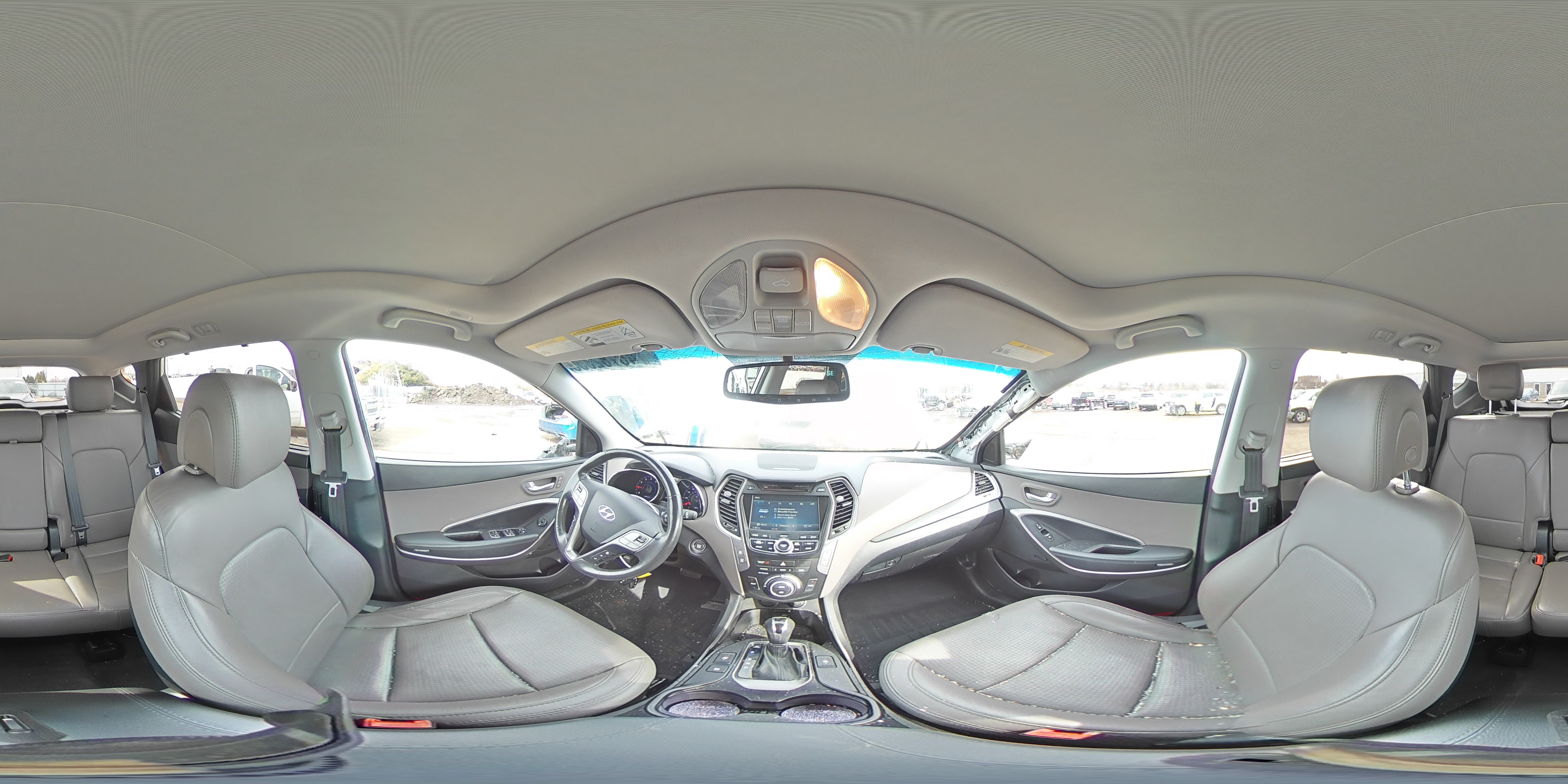 2015 Hyundai Santa Fe - Image 13