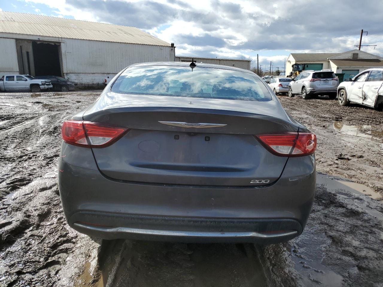 2016 Chrysler 200 - Image 6