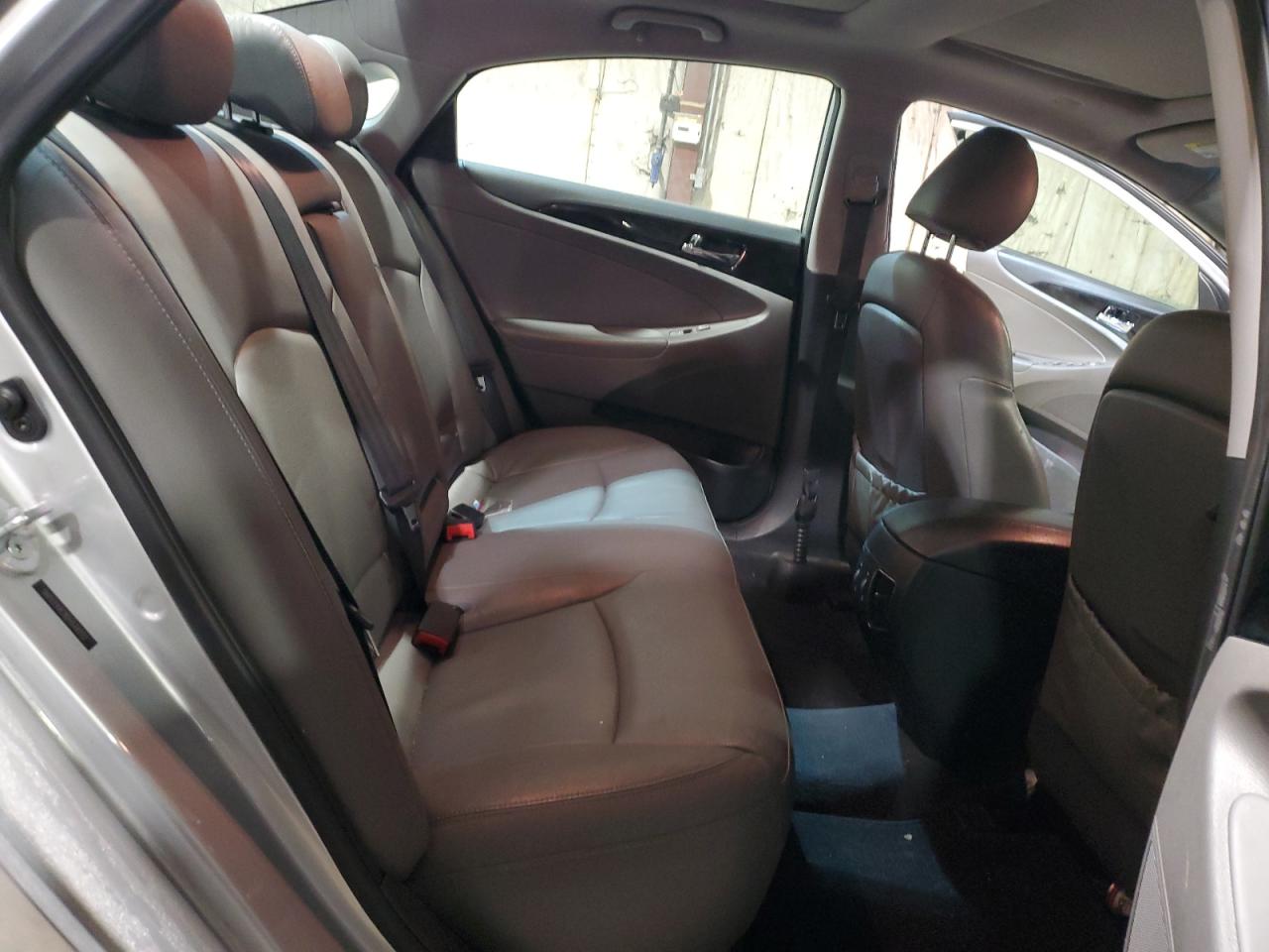 2013 Hyundai Sonata - Image 10