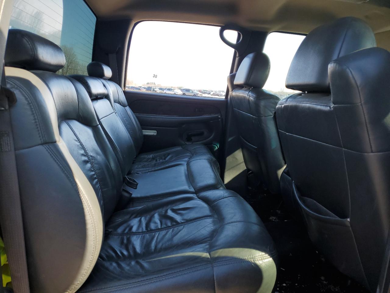 2002 GMC Sierra - Image 10