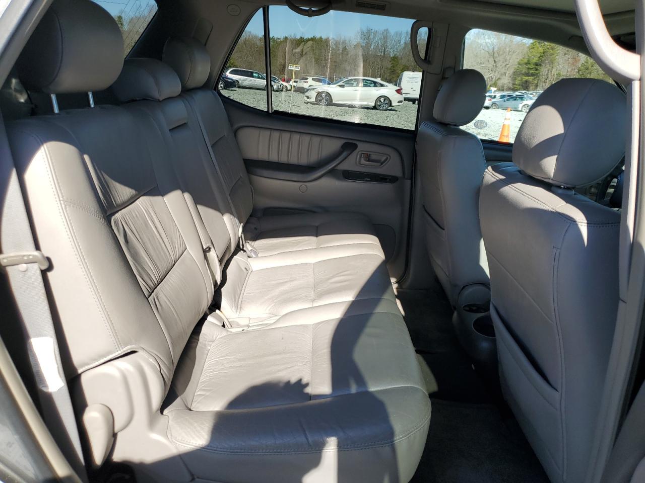 2007 Toyota Sequoia - Image 11