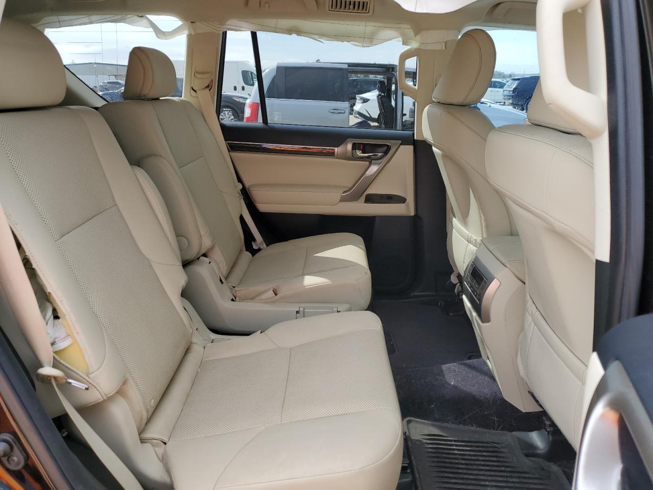 2021 Lexus GX - Image 11