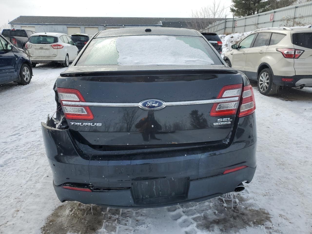 2014 Ford Taurus - Image 6