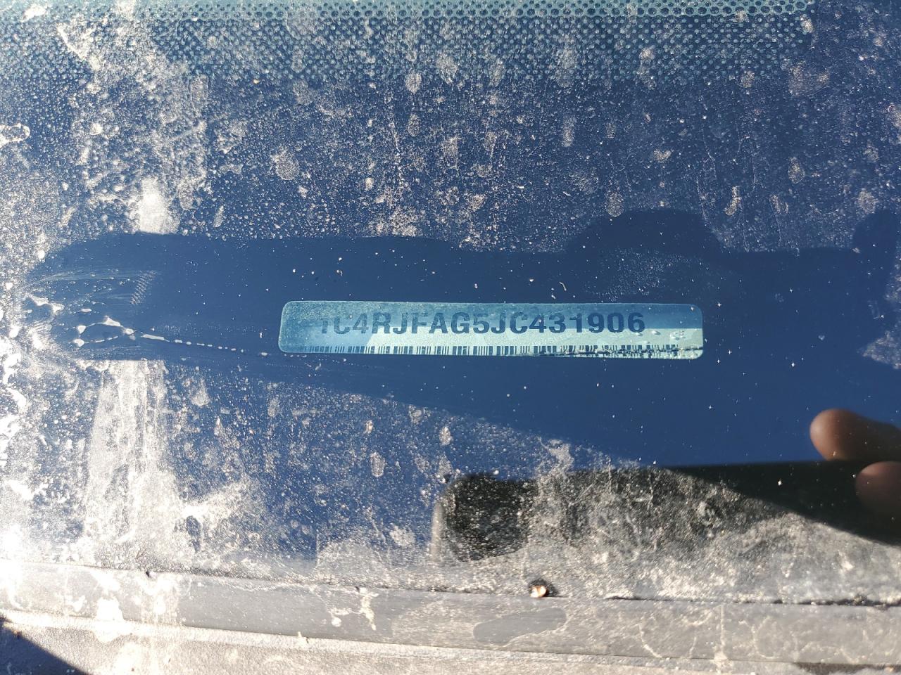 2018 Jeep Grand Cherokee - Image 14