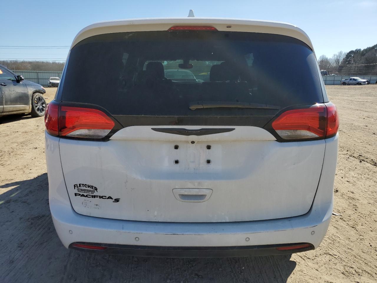 2020 Chrysler Pacifica - Image 6